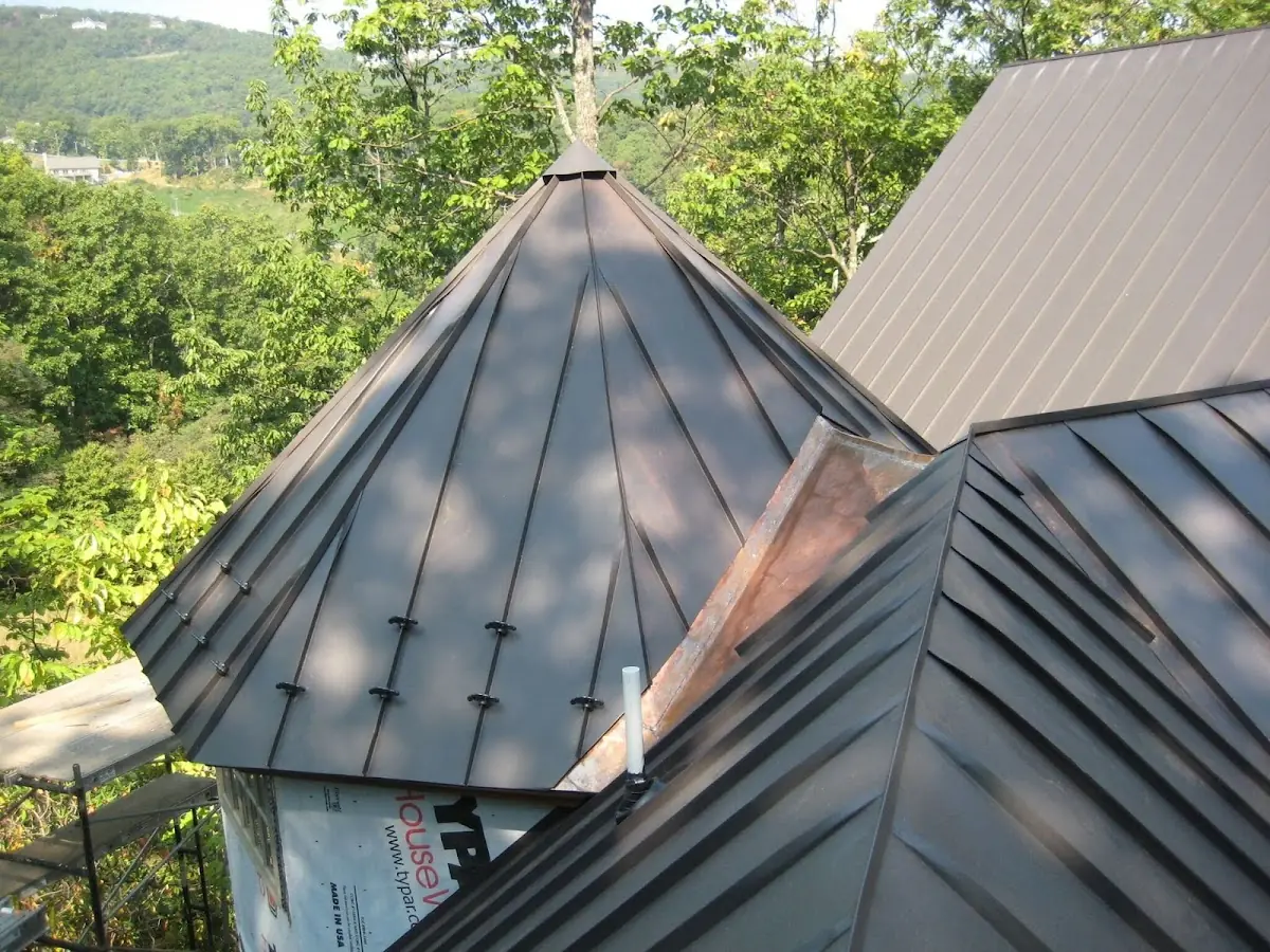 Professional Roof Tarp Installation by Craftsman Roofing in Osprey